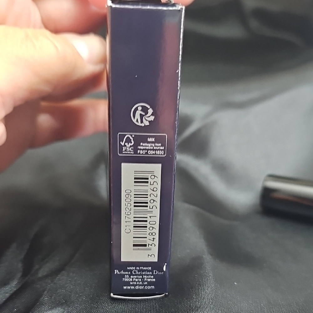 New In Box Dior 24 Hour Diorshow Volume Mascara in Deep Black - Picture 2 of 6